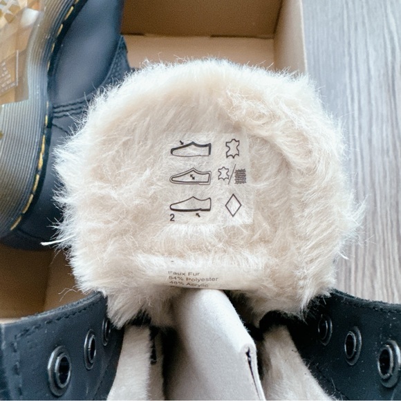 Dr. Marten’s 1460 Serena Core Faux Fur Lined NEW! Size 7 women’s leather boots - Picture 14 of 15